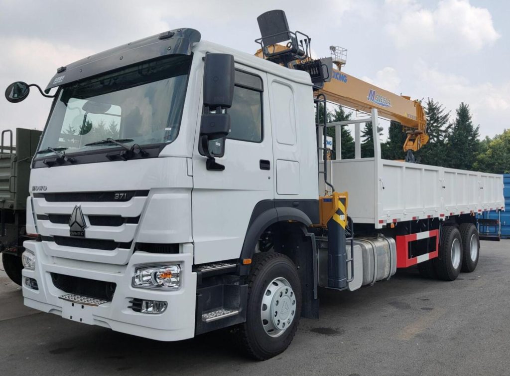 HOWO 6×4 camion grue–XCMG 14T